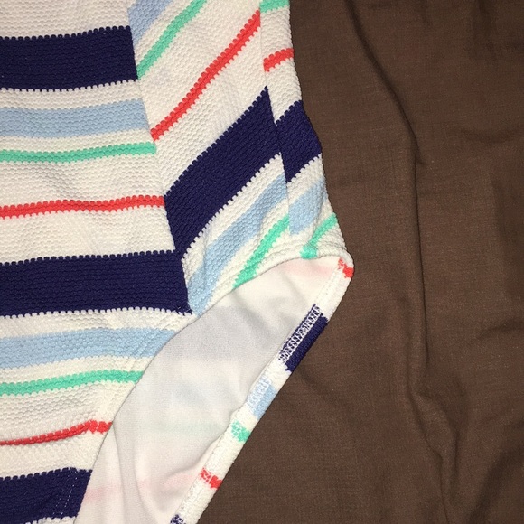 Striped one piece swimsuit - Picture 4 of 9